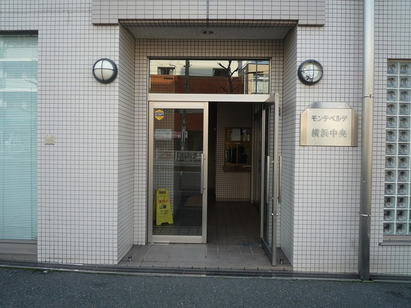 3/4 エントランス