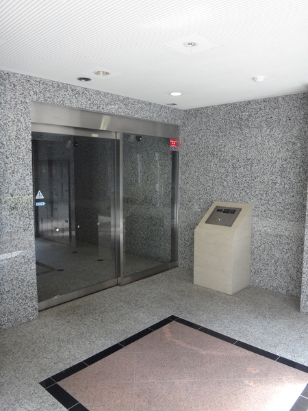 4/4 エントランス