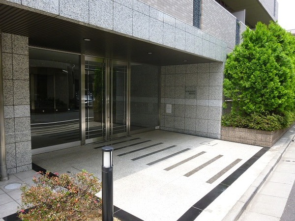 3/4 エントランス