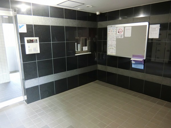 14/14 エントランス