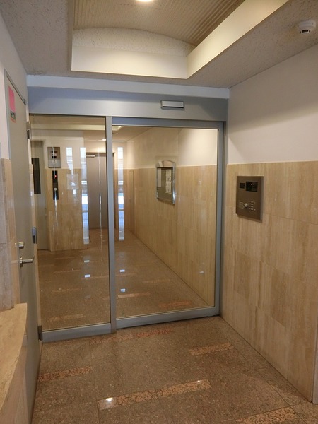 14/14 エントランス