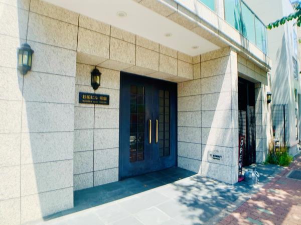 27/29 エントランス