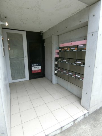 25/30 エントランス