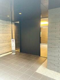 16/16 エントランス