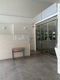 16/16 エントランス