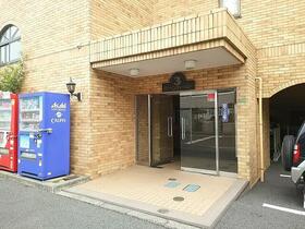 13/14 エントランス