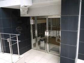 16/16 エントランス