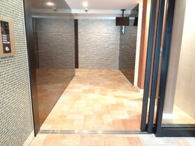 17/17 エントランス