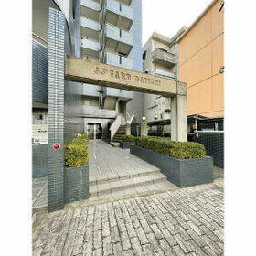 16/16 エントランス