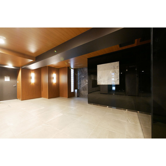 5/5 エントランス