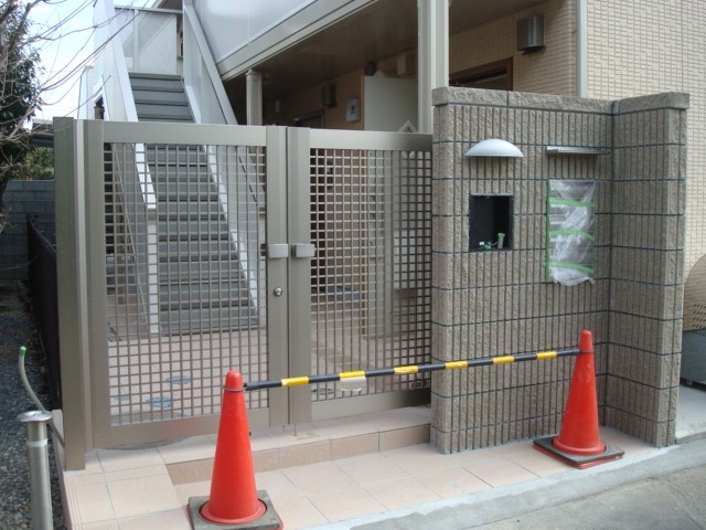 22/22 エントランス