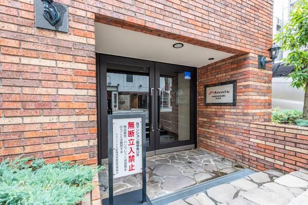 5/5 エントランス