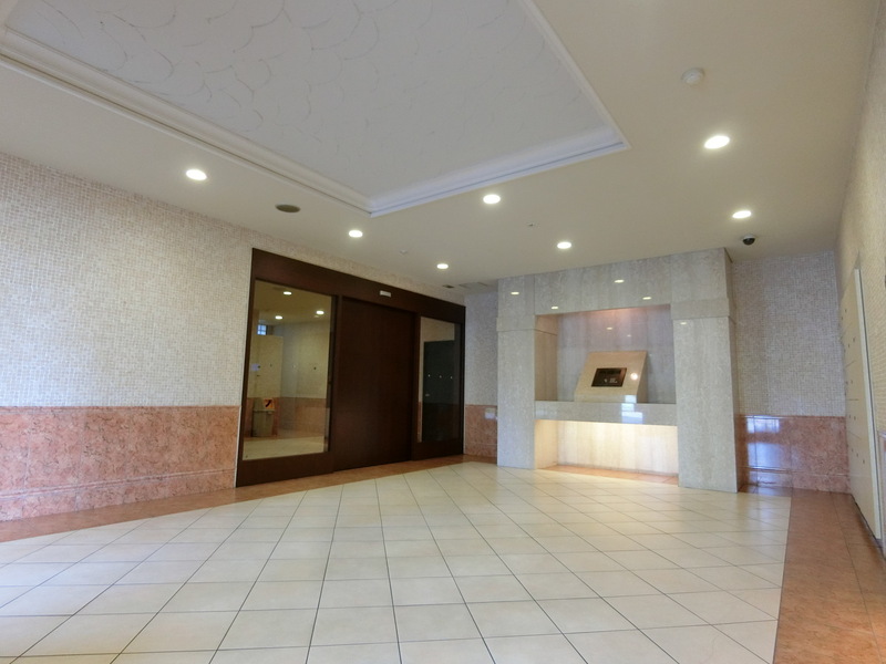 5/5 エントランス