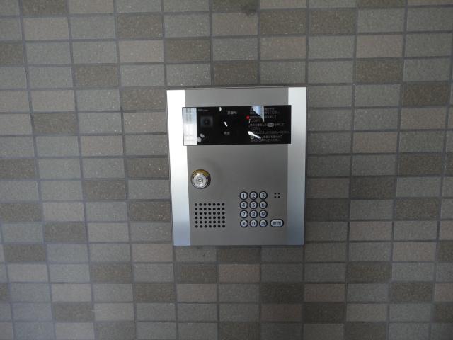 22/27 エントランス