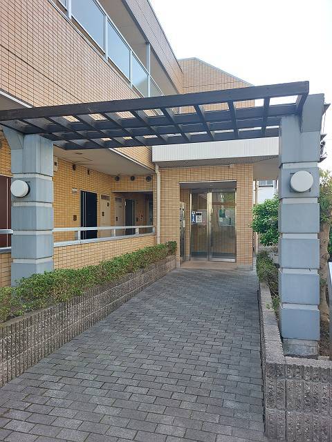 2/3 エントランス