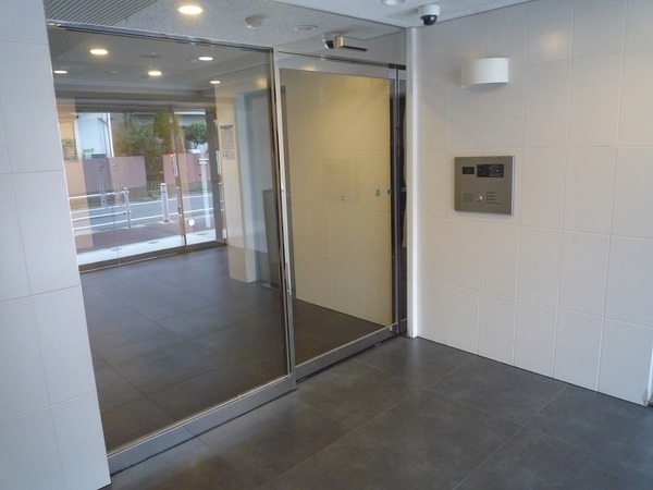 14/14 エントランス