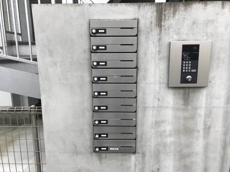 21/22 エントランス