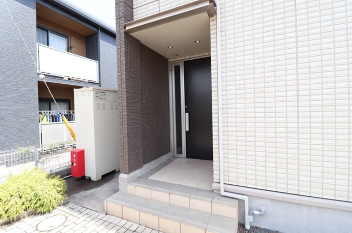 16/18 エントランス