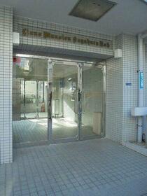 16/16 エントランス