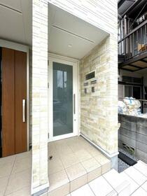 16/16 エントランス