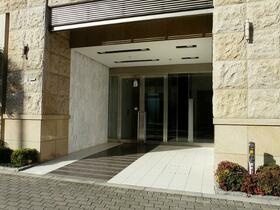 15/16 エントランス