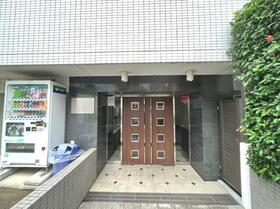 21/26 エントランス