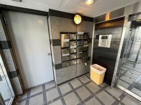 15/16 エントランス