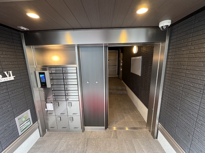 2/2 エントランス