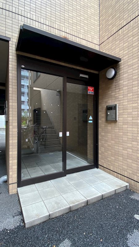 19/19 エントランス