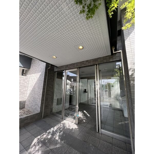 15/16 エントランス