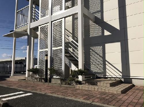 13/16 エントランス