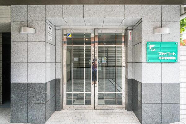 5/5 エントランス