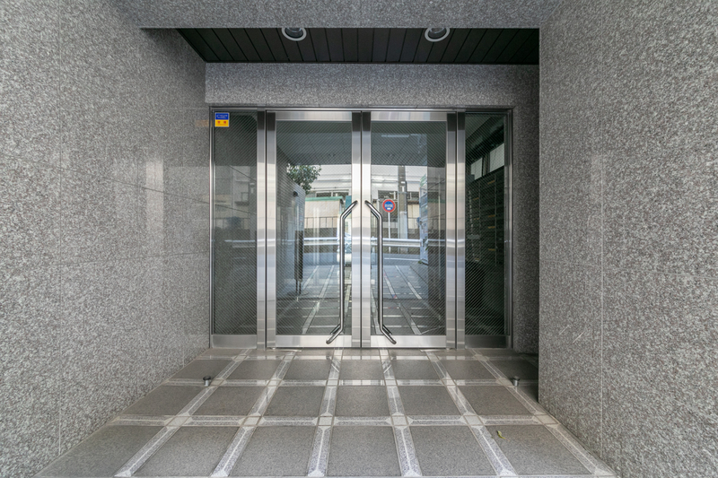 2/2 エントランス