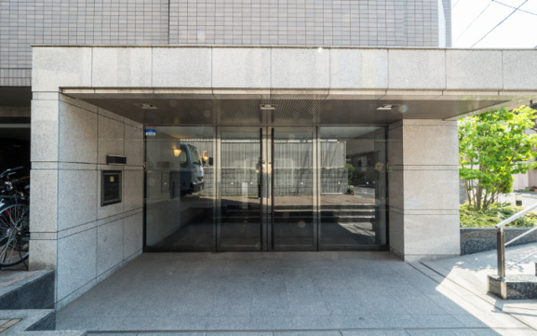 5/5 エントランス