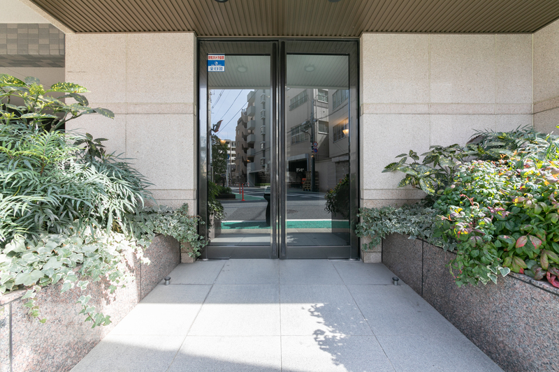 5/5 エントランス