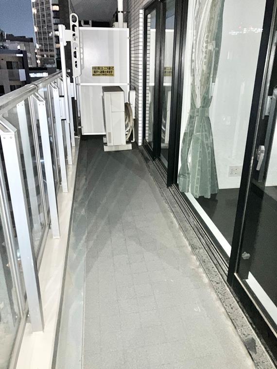 13/18 バルコニー