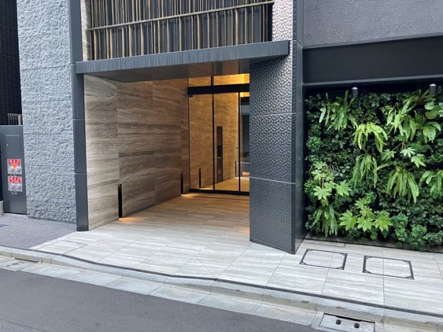 18/22 エントランス