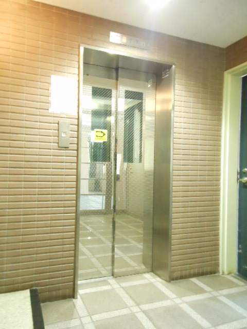 22/22 エントランス