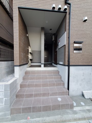 14/14 エントランス