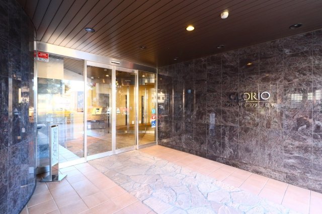 26/28 エントランス