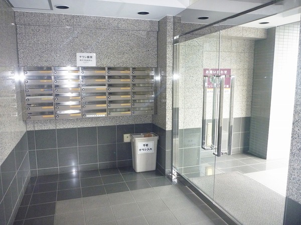 14/14 エントランス