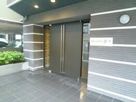 16/16 エントランス