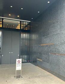 14/14 エントランス