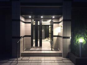 13/13 エントランス