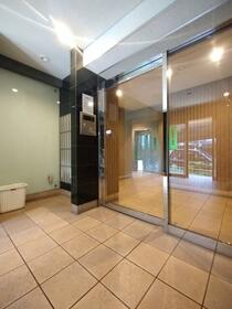 13/13 エントランス