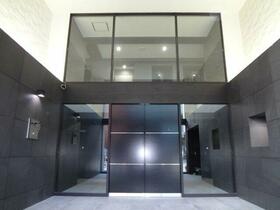 15/15 エントランス