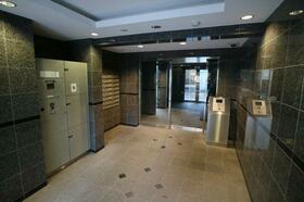 2/2 エントランス