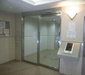 5/5 エントランス