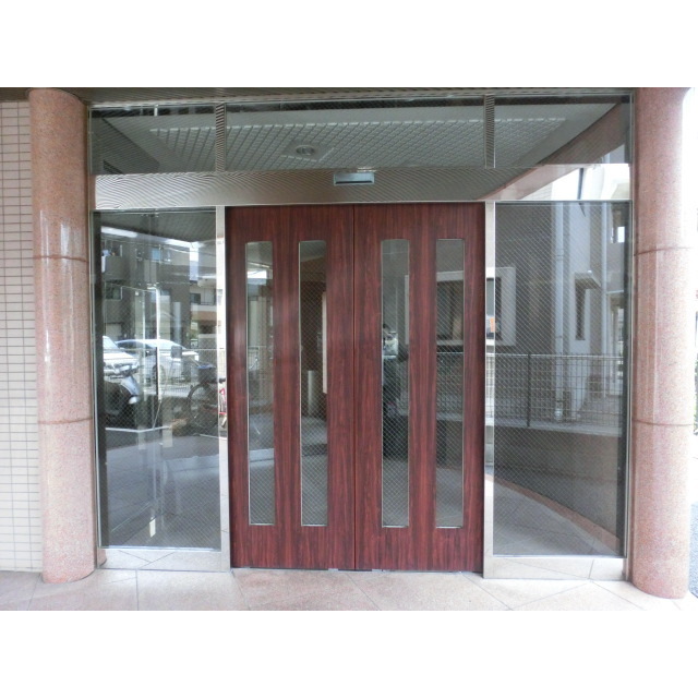 15/16 エントランス