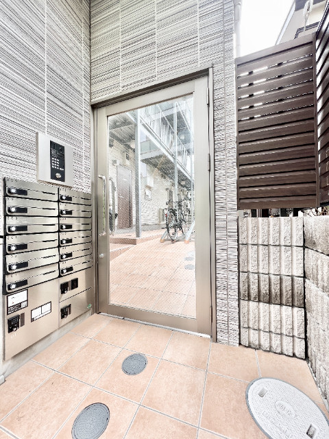 22/22 エントランス